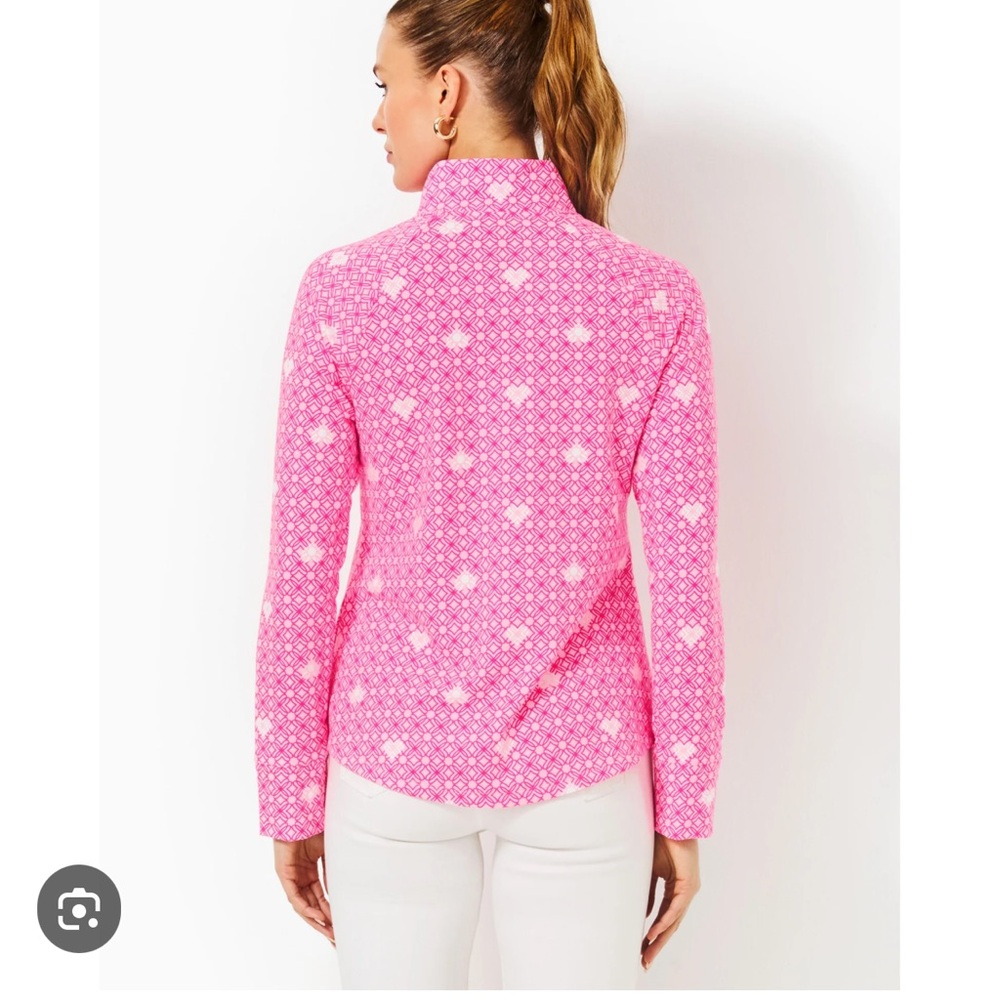 Lilly Pulitzer UPF 50+ Skipper Popover Passion Fruit Pink Fluttering Hearts, M - Picture 2 of 11